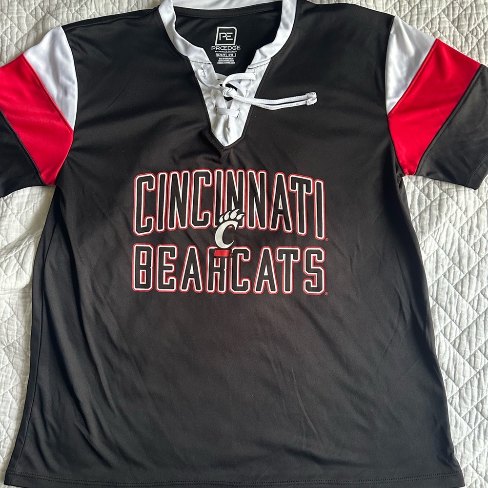 Pro Edge Black and Red Cincinnati Bearcats women’s shirt
